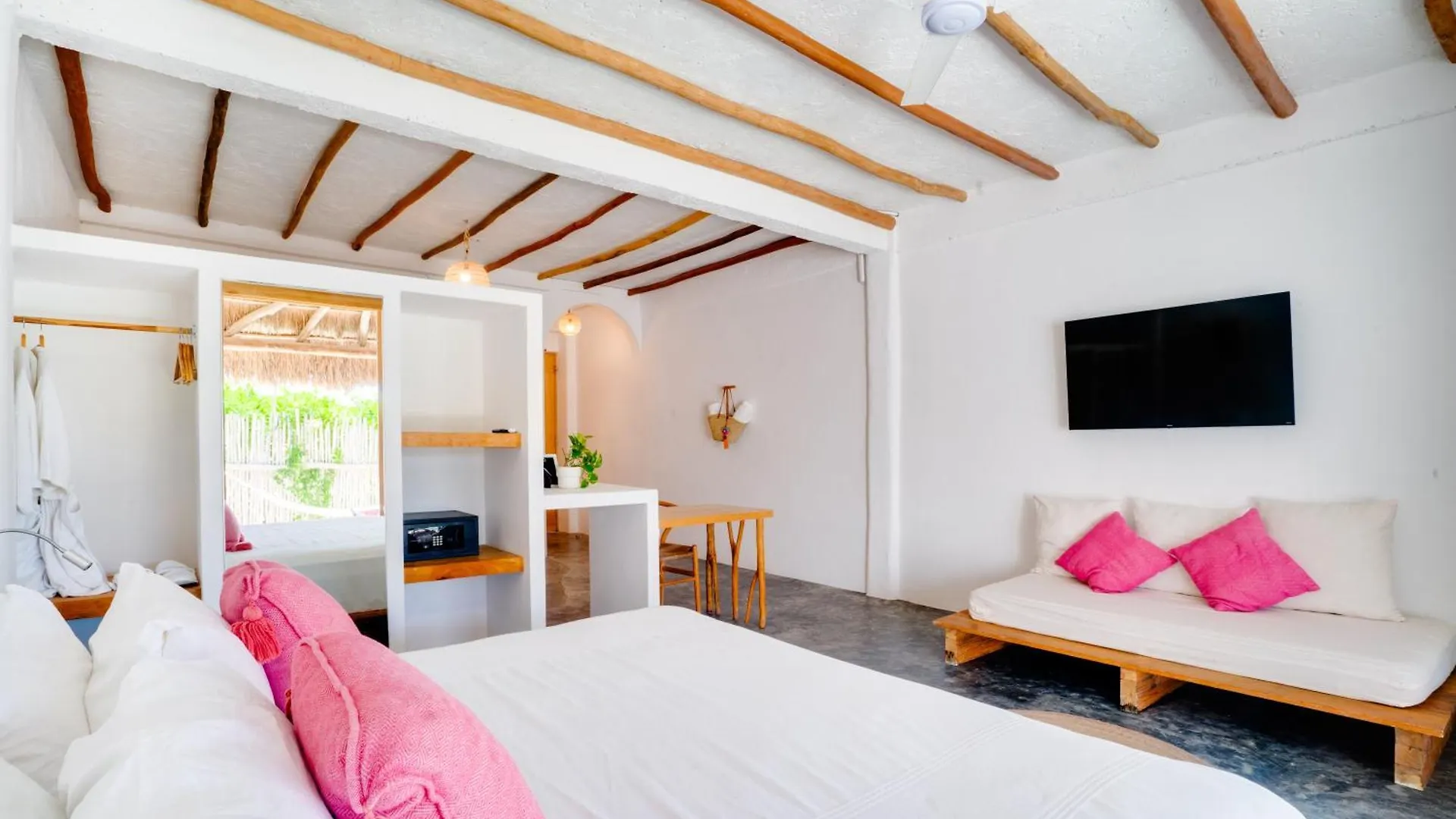 Punta Blanca Beach House Cancún 0*,  Messico