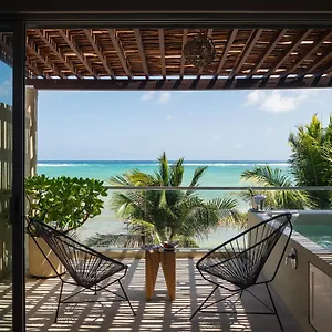 https://blue-sky-hotel-boutique.allrivieramayahotels.com